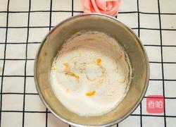 宝宝南瓜纸杯蛋糕的做法图解4