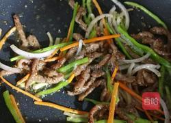 黑胡椒牛柳炒意面的做法图解3