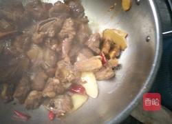 红烧排骨卤鸡蛋的做法图解7