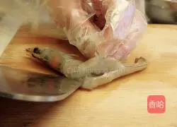 Illustration of how to make spicy saliva shrimp 3