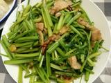 家常芹菜炒肉
