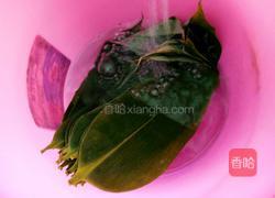 五花肉花生粽的做法图解2
