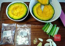 蒸贝贝南瓜的做法图解2