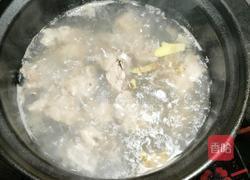 龙骨苦瓜黄豆汤的做法图解2