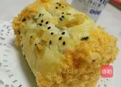 Illustration of how to make meat floss rolls 6