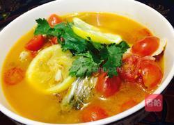 圣女果酸汤鱼的做法图解4