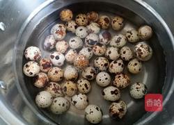 啤酒炖鹌鹑蛋的做法图解1