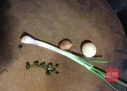 麻辣拌面的做法图解1