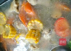 玉米胡萝卜鸡腿汤的做法图解7