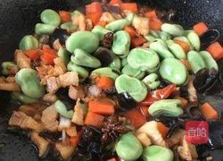 黑木耳肉丁蚕豆酥的做法图解8