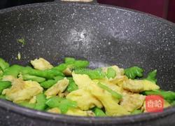 苦瓜炒鸡蛋的做法图解7