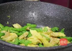 Bitter Melon Scrambled Eggs Recipe Illustration 7