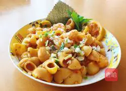 Illustration of how to make shrimp and tomato pasta 9