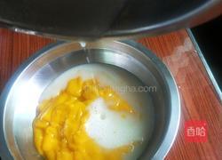 草莓芒果慕斯的做法图解3