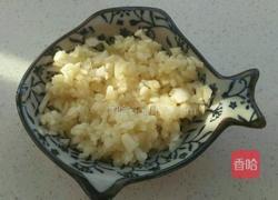 炝拌芹菜花生米的做法图解4