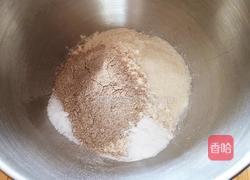 黑麦培根奶酪面包的做法图解1