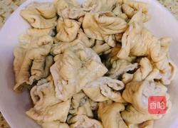 干锅肥肠的做法图解1