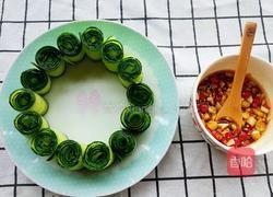 凉拌黄瓜卷的做法图解2