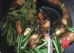 Illustration of Bean Braised Noodles 6