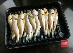 干炸小黄花鱼的做法图解1