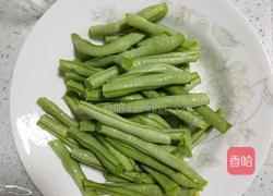 干煸豆角的做法图解1