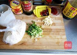 秘制拌面的做法图解1