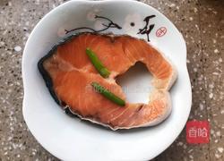 香煎三文鱼的做法图解2