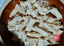 腐竹小炒肉的做法图解1