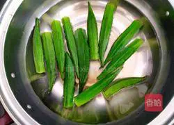 Illustration of how to make cold okra 3