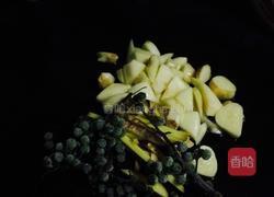 辣子鸡腿的做法图解5