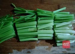 茄子芹菜的做法图解3