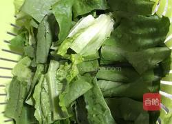 豆豉鲮鱼油麦菜的做法图解1