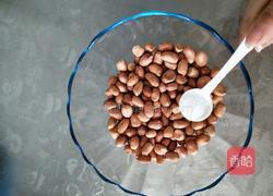 盐焗花生米的做法图解3