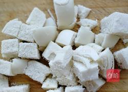 鸡蛋炒馒头块的做法图解1