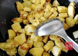 鸡蛋炒馒头块的做法图解4