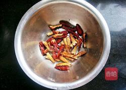 暖宫红枣生姜红糖花生汤的做法图解2