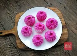 Illustration of how to make purple buns 13