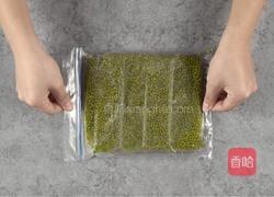 绿豆汤秒变消暑凉糕的做法图解1