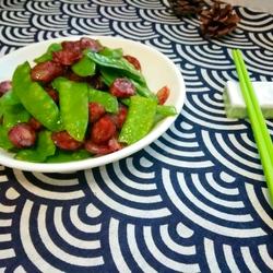 荷兰豆炒腊肠的做法[图]