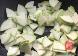 西葫芦炒鸡蛋的做法图解7