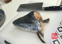 鱼头豆腐汤的做法图解1