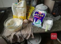 煎饼包热狗的做法图解1