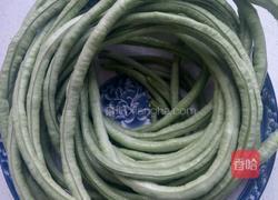 家常肉炒豆角的做法图解1