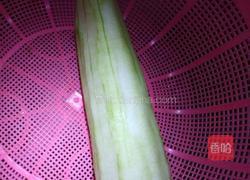 丝瓜炒鸡蛋的做法图解1