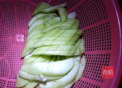 丝瓜炒鸡蛋的做法图解2