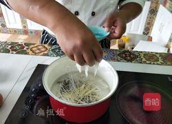 酸辣银鱼羹的做法图解5