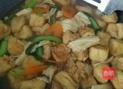 红烧豆腐泡腐竹油菜的做法图解2