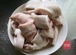 黄豆烧猪蹄的做法图解2
