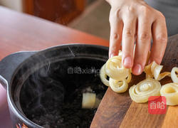 潮式鱼胶料理——鲍汁扣鱼胶！的做法图解1