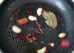 香辣肥肠的做法图解3